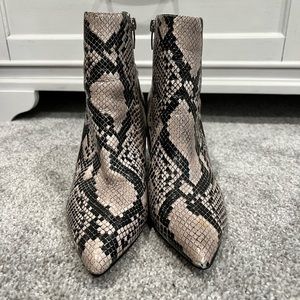 Marc Fisher Size 8 Boot